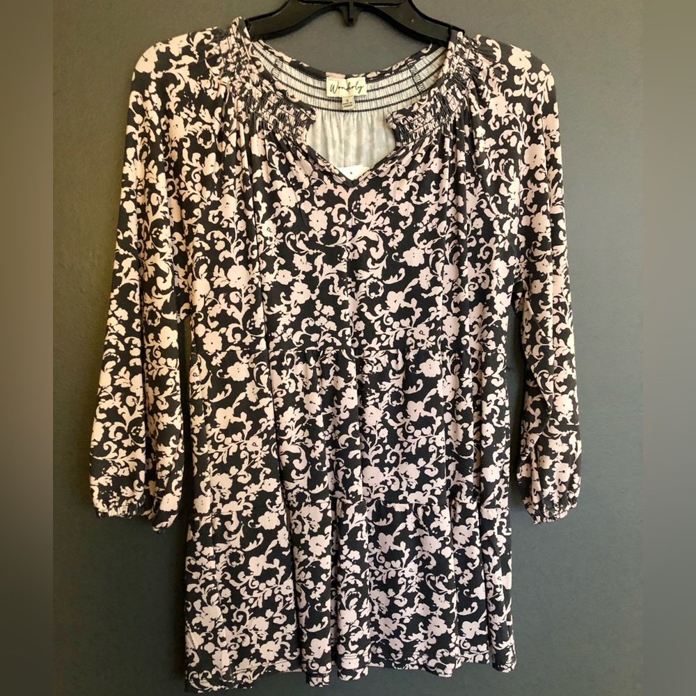 Wonderly | Brand. Crepe tunic. Size | Small. Tags attached.